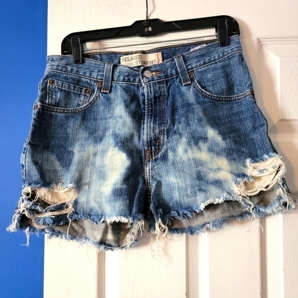 Levi's Denim - 𝅺CUSTOM made Distressed Shorts